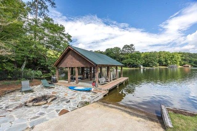 219 Broken Rock Road, Hamilton, GA 31811