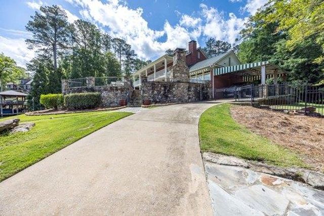 219 Broken Rock Road, Hamilton, GA 31811