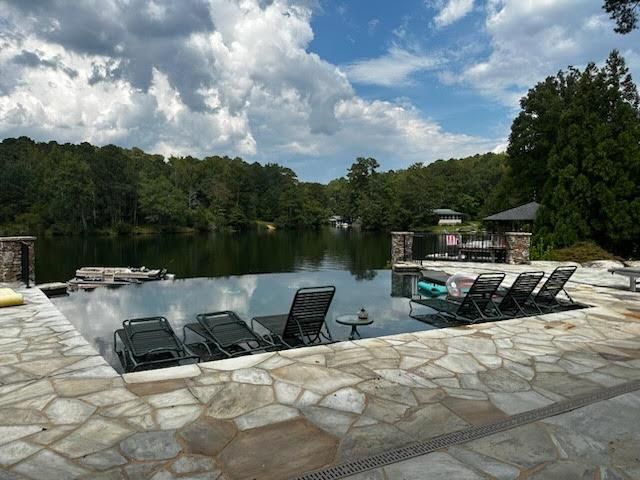 219 Broken Rock Road, Hamilton, GA 31811