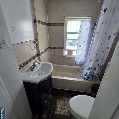 6603 McKinley Place, West New York, NJ 07093