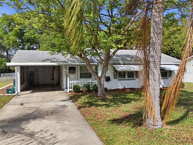 8 ANGELES ROAD, Debary, FL 32713