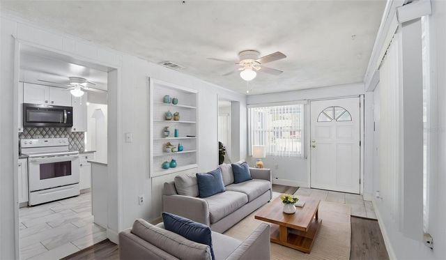 8 ANGELES ROAD, Debary, FL 32713