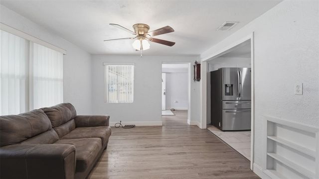 8 ANGELES ROAD, Debary, FL 32713