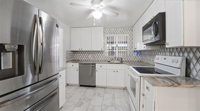 8 ANGELES ROAD, Debary, FL 32713