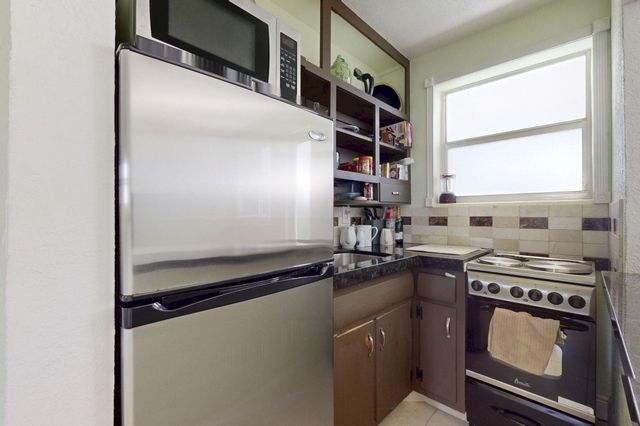 302 Lake Osborne Drive 5, Lake Worth Beach, FL 33461