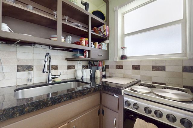 302 Lake Osborne Drive 5, Lake Worth Beach, FL 33461