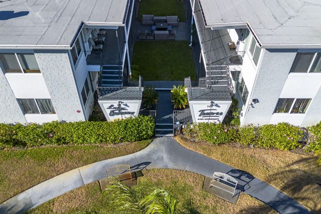 302 Lake Osborne Drive 5, Lake Worth Beach, FL 33461