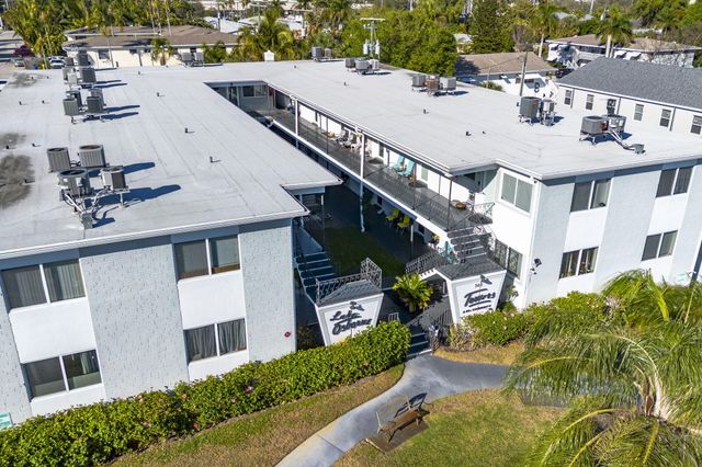302 Lake Osborne Drive 5, Lake Worth Beach, FL 33461