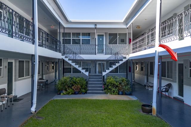 302 Lake Osborne Drive 5, Lake Worth Beach, FL 33461