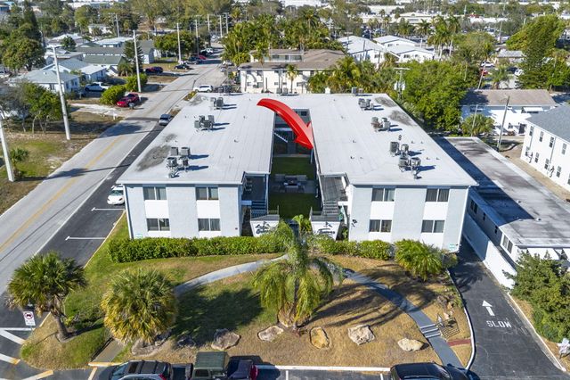 302 Lake Osborne Drive 5, Lake Worth Beach, FL 33461