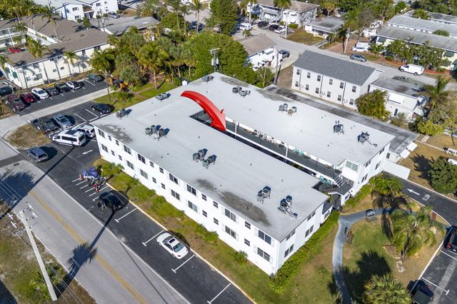 302 Lake Osborne Drive 5, Lake Worth Beach, FL 33461