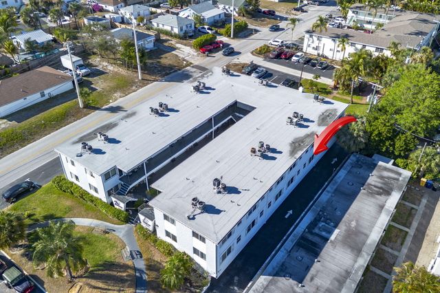 302 Lake Osborne Drive 5, Lake Worth Beach, FL 33461