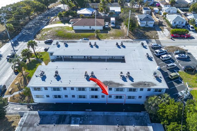 302 Lake Osborne Drive 5, Lake Worth Beach, FL 33461