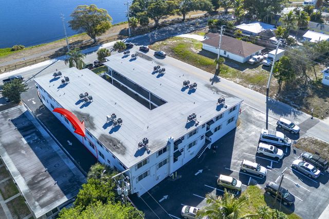 302 Lake Osborne Drive 5, Lake Worth Beach, FL 33461