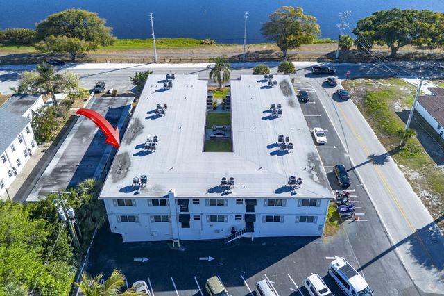 302 Lake Osborne Drive 5, Lake Worth Beach, FL 33461