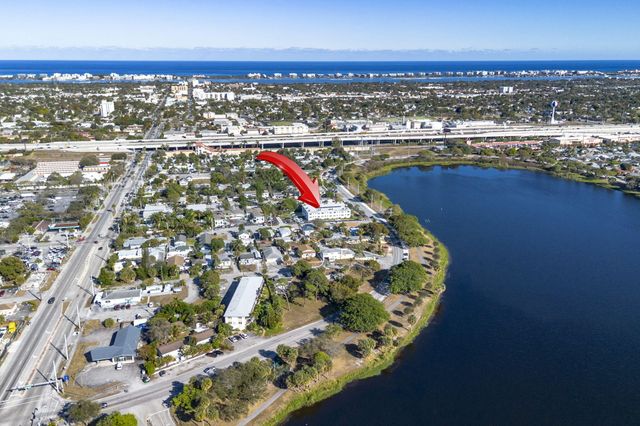 302 Lake Osborne Drive 5, Lake Worth Beach, FL 33461