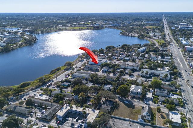302 Lake Osborne Drive 5, Lake Worth Beach, FL 33461