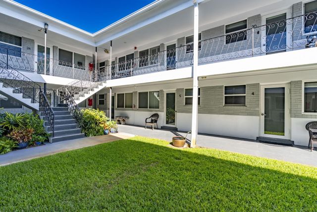 302 Lake Osborne Drive 5, Lake Worth Beach, FL 33461