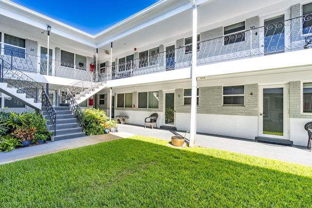 302 Lake Osborne Drive 5, Lake Worth Beach, FL 33461