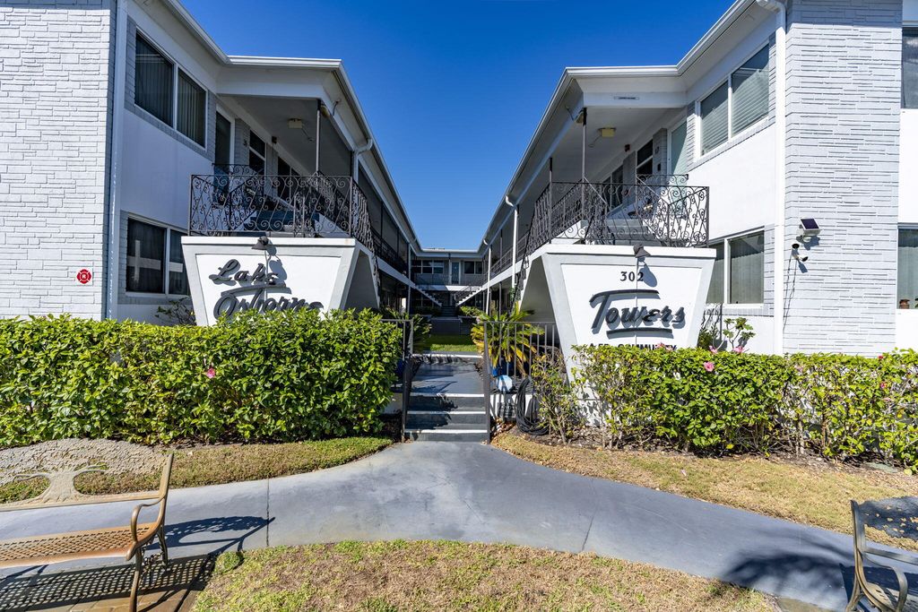 302 Lake Osborne Drive 5, Lake Worth Beach, FL 33461