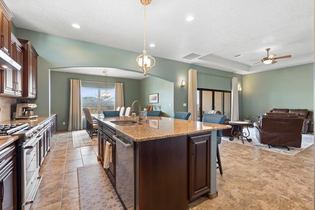 5513 Pikes Peak Loop NE, Rio Rancho, NM 87144