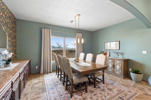 5513 Pikes Peak Loop NE, Rio Rancho, NM 87144