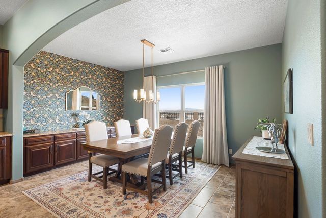 5513 Pikes Peak Loop NE, Rio Rancho, NM 87144