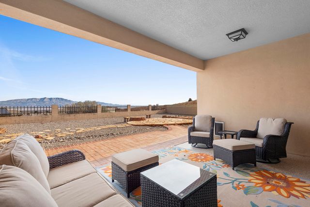 5513 Pikes Peak Loop NE, Rio Rancho, NM 87144