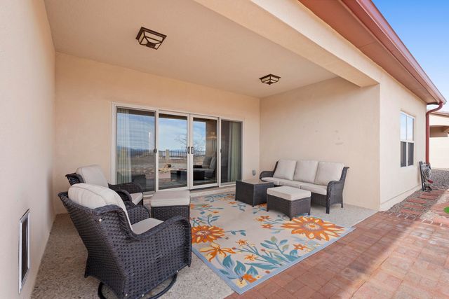 5513 Pikes Peak Loop NE, Rio Rancho, NM 87144