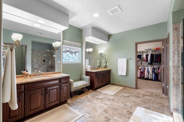 5513 Pikes Peak Loop NE, Rio Rancho, NM 87144