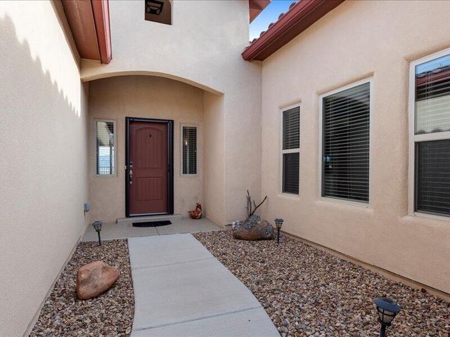 5513 Pikes Peak Loop NE, Rio Rancho, NM 87144