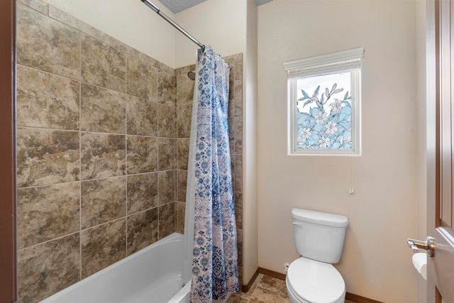 5513 Pikes Peak Loop NE, Rio Rancho, NM 87144