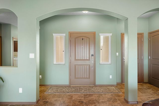 5513 Pikes Peak Loop NE, Rio Rancho, NM 87144