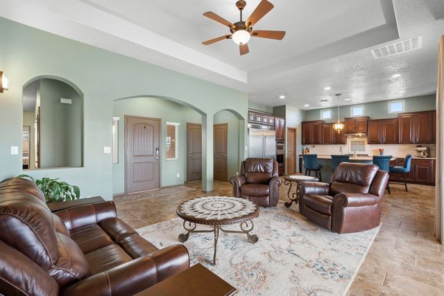 5513 Pikes Peak Loop NE, Rio Rancho, NM 87144