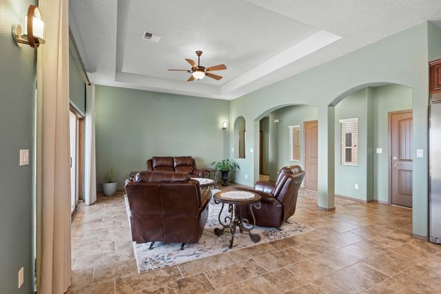 5513 Pikes Peak Loop NE, Rio Rancho, NM 87144