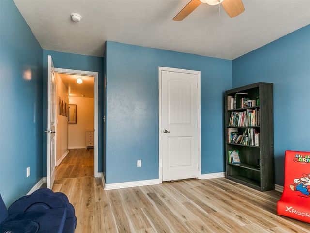 2521 Austin Glen Court, Yukon, OK 73099