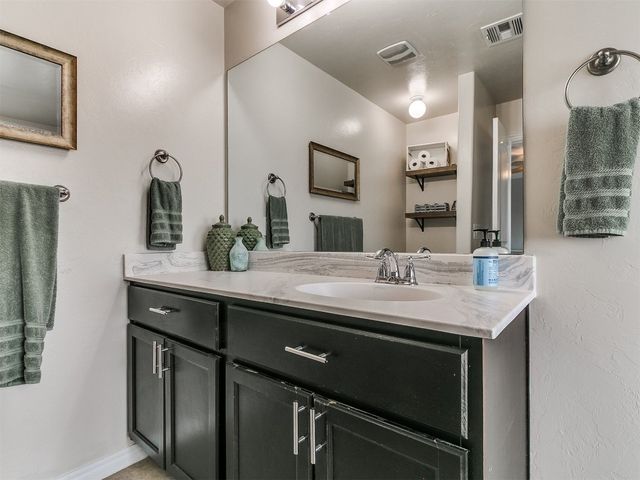 2521 Austin Glen Court, Yukon, OK 73099