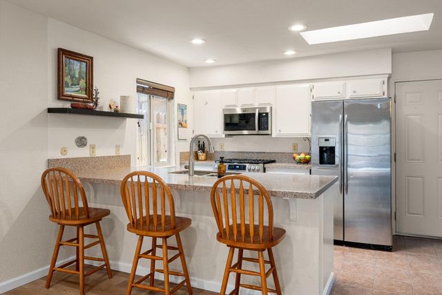 5978 Brooktree Dr, Citrus Heights, CA 95621