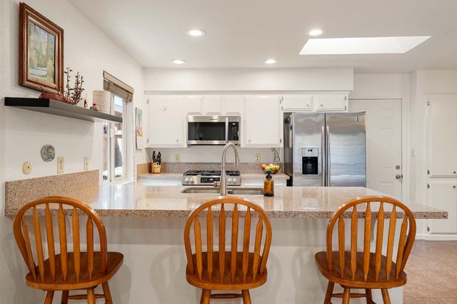 5978 Brooktree Dr, Citrus Heights, CA 95621