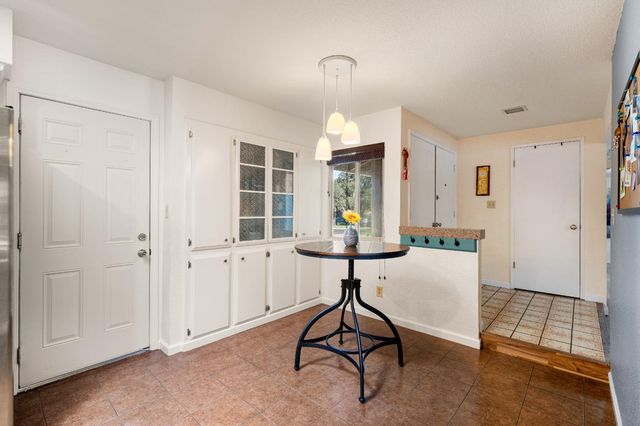 5978 Brooktree Dr, Citrus Heights, CA 95621