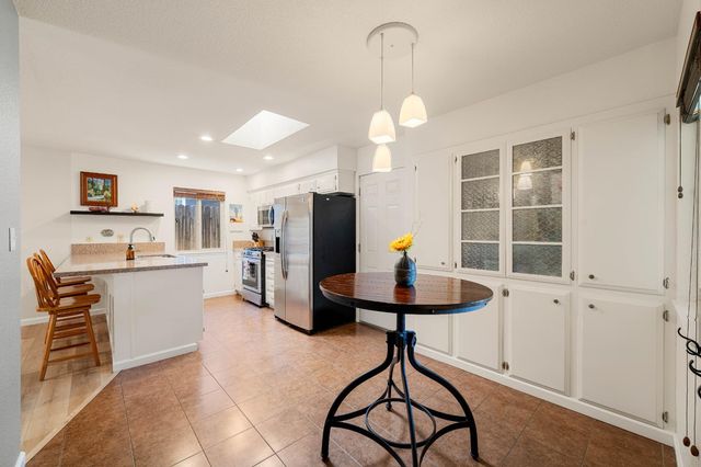 5978 Brooktree Dr, Citrus Heights, CA 95621
