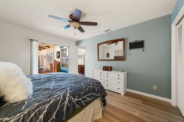 5978 Brooktree Dr, Citrus Heights, CA 95621