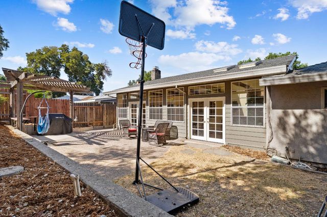 5978 Brooktree Dr, Citrus Heights, CA 95621