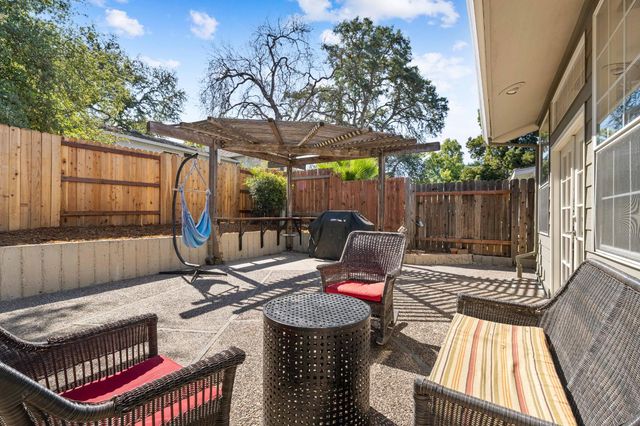 5978 Brooktree Dr, Citrus Heights, CA 95621