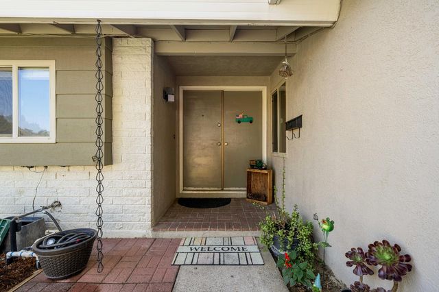 5978 Brooktree Dr, Citrus Heights, CA 95621