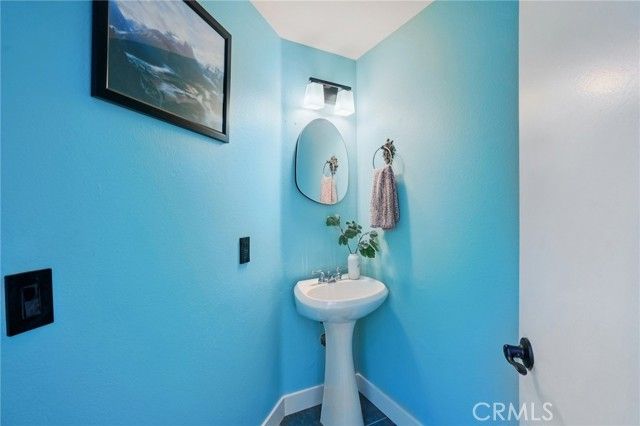 11377 Osborne Place 13, Sylmar (los Angeles), CA 91342