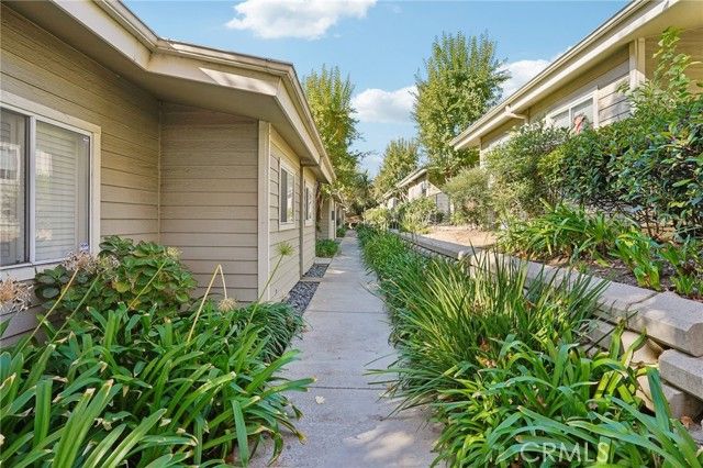 11377 Osborne Place 13, Sylmar (los Angeles), CA 91342