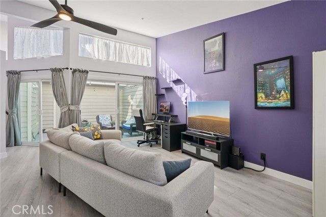 11377 Osborne Place 13, Sylmar (los Angeles), CA 91342