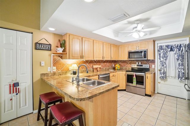 17803 SUNRISE DRIVE, Lutz, FL 33549