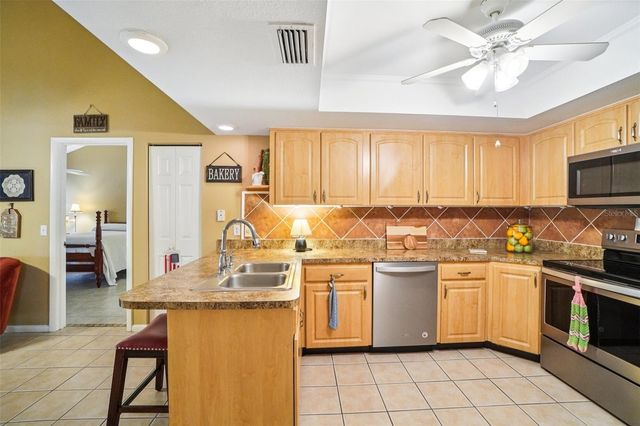 17803 SUNRISE DRIVE, Lutz, FL 33549